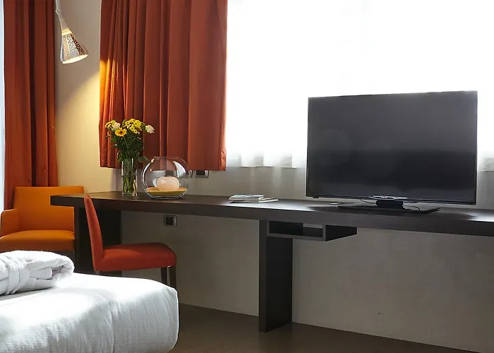 Rmh Des Arts 4* Модена