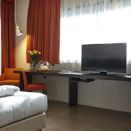 Rmh Des Arts 4* Módena