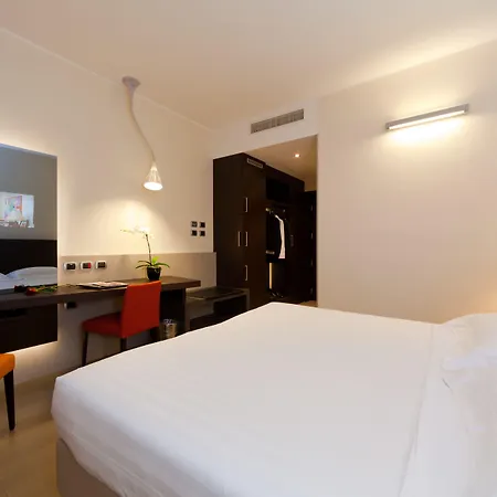 Rmh Des Arts Hotel Módena