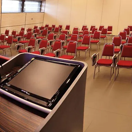 Hotel Rmh Des Arts Módena