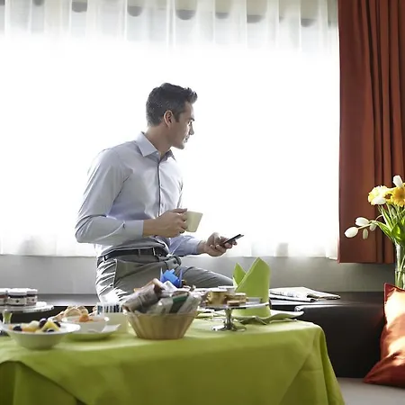 Hotel Rmh Des Arts 4*