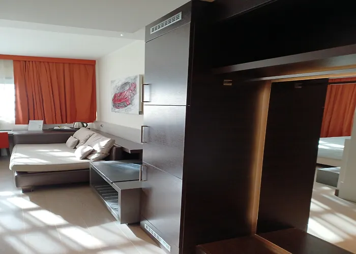Hotell Rmh Des Arts 4*