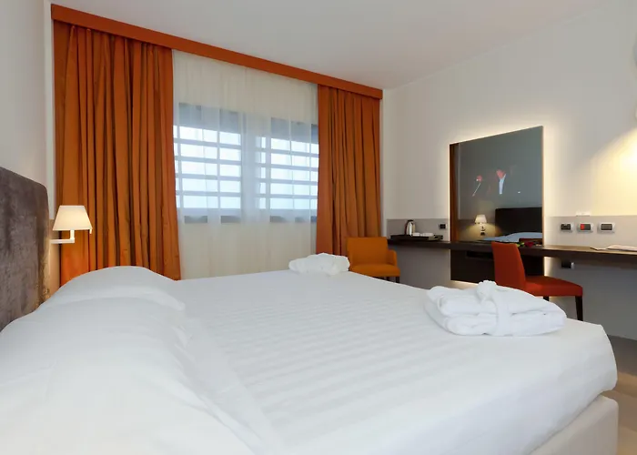 Rmh Des Arts Hotell Modena