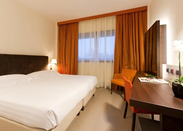 Rmh Des Arts Hotell Modena